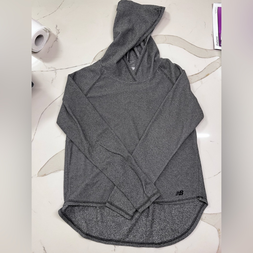 NWOT New Balance Women’s Pullover Lightweight Hoodie / Sweater Size Small